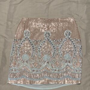 Chic Sequin Pencil Skirt in Cream and Silver